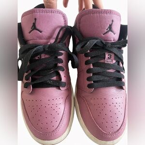Nike Air Jordan low in Mullberry size 7
